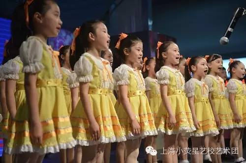 小熒星榮獲地鐵公共文化「年度貢獻(xiàn)獎(jiǎng)」