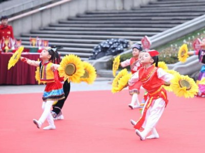 小熒星陪你迎接2019年第一縷晨光，一起許下新年願望！
