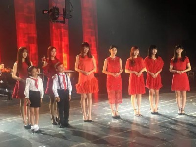 小熒星參演《歌唱祖國(guó)》MV獻(xiàn)禮祖國(guó)68周年華誕